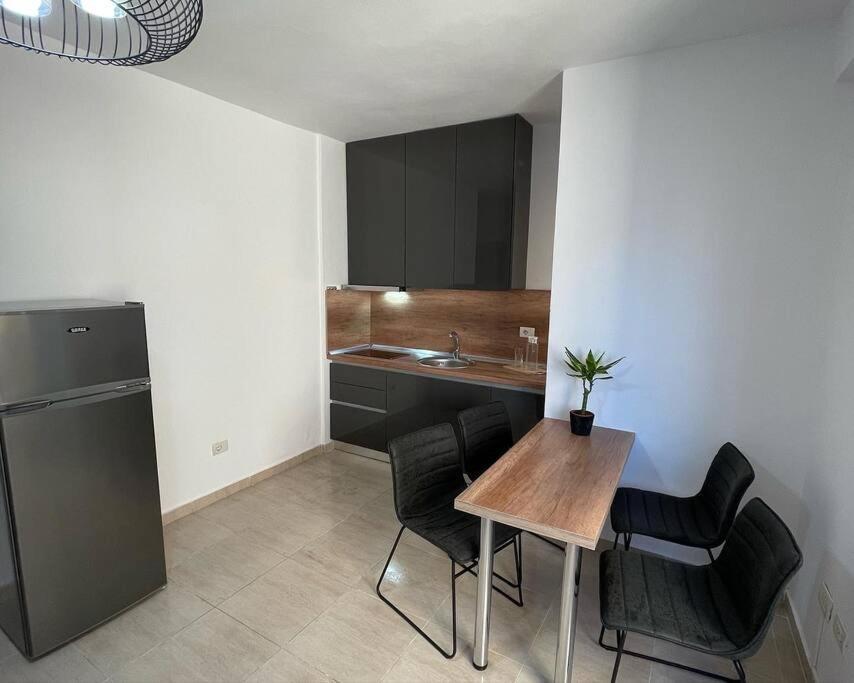 Apartments Hi-Tech Дуррес Экстерьер фото