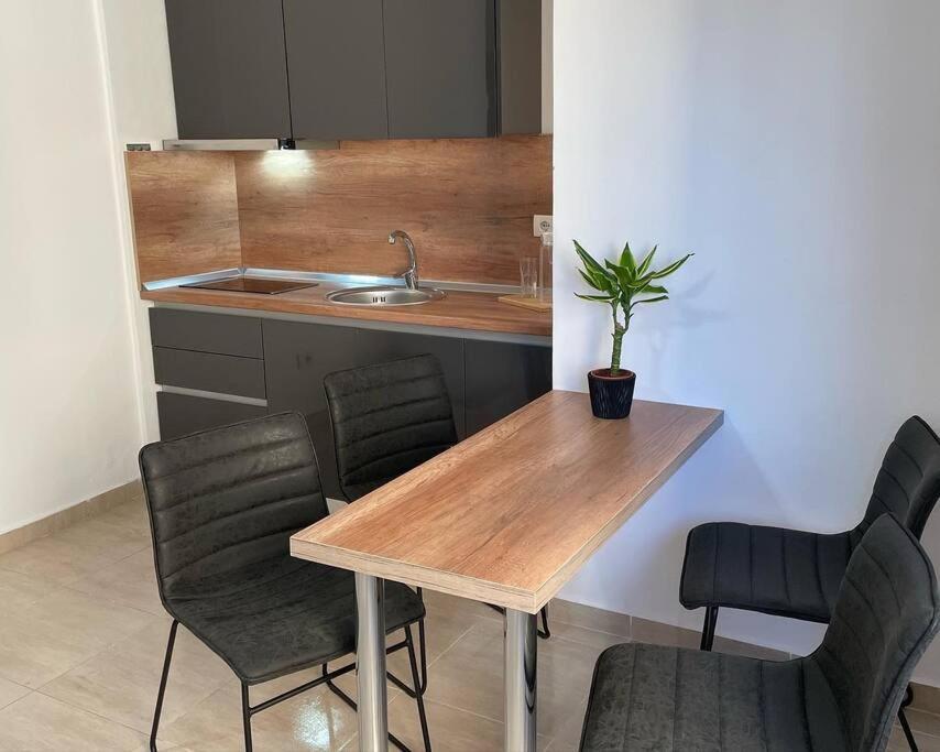 Apartments Hi-Tech Дуррес Экстерьер фото